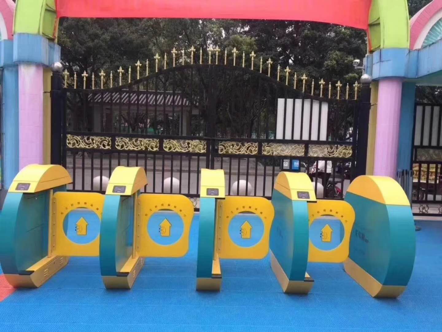 卡通擺閘(藍色) 卡通擺閘(藍色)