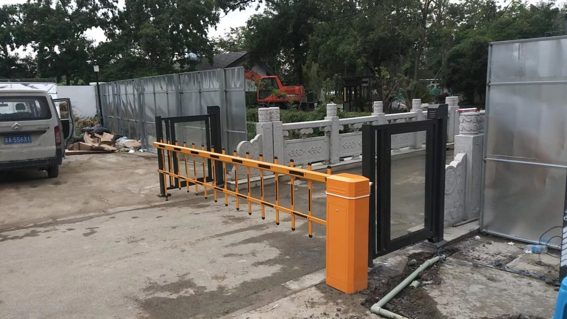 帶帽款單層?xùn)艡诘篱l 帶帽款單層?xùn)艡诘篱l